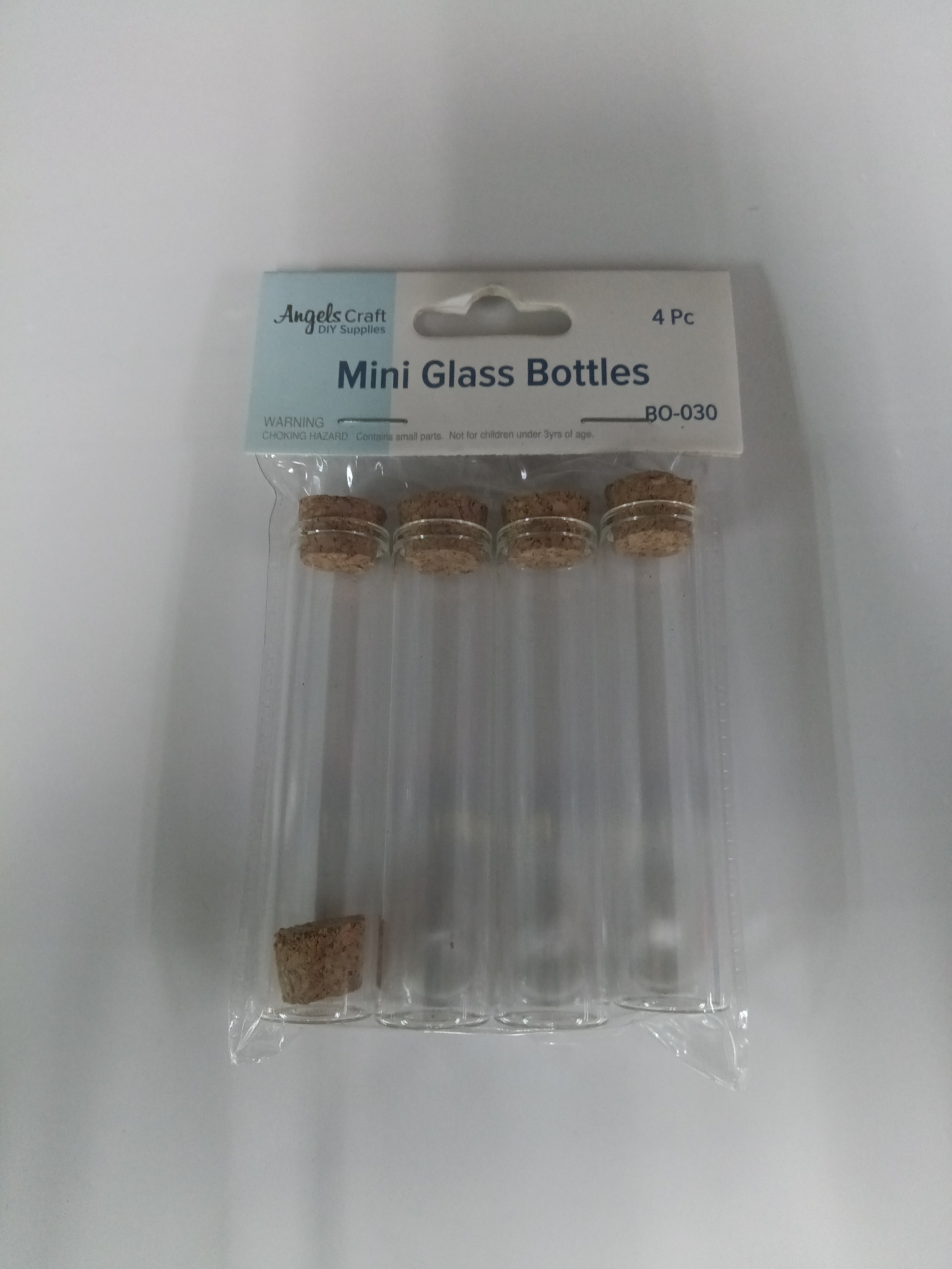 CLEAR GLASS ROUND BOTTLE W/CORK LID 4CT 18CMX8CM